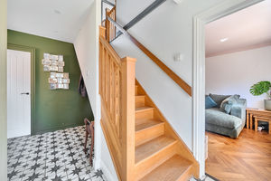 Entrance hall- click for photo gallery